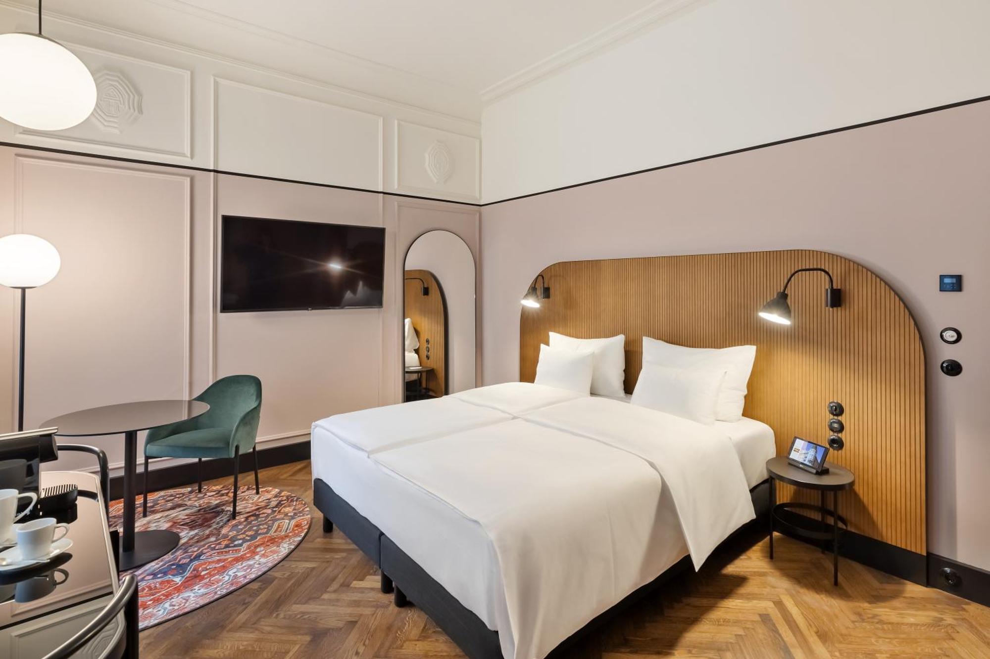 Hotel Astoria Vienna, Curio Collection By Hilton 4*