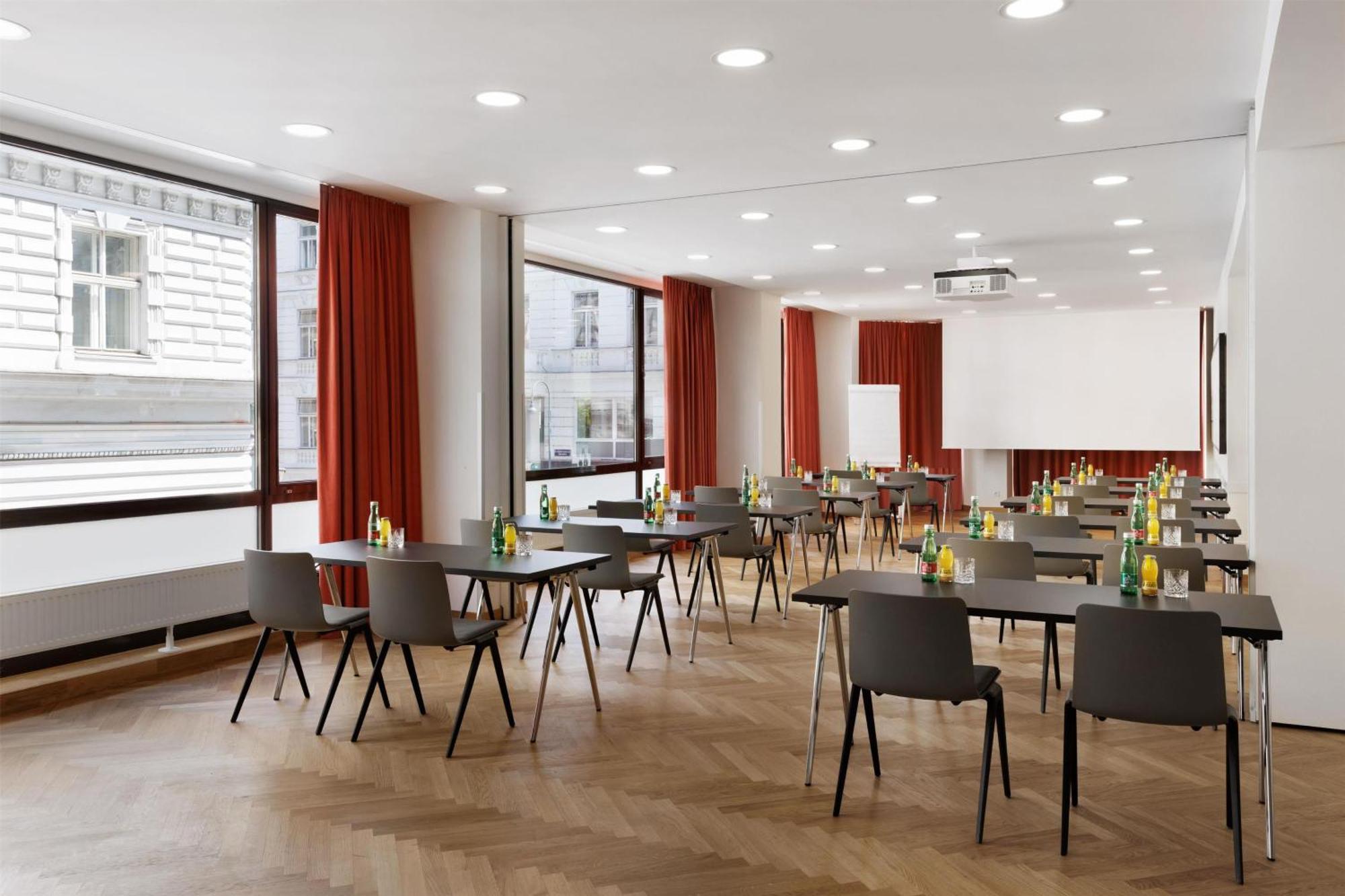Hotel Astoria Vienna, Curio Collection By Hilton 4*