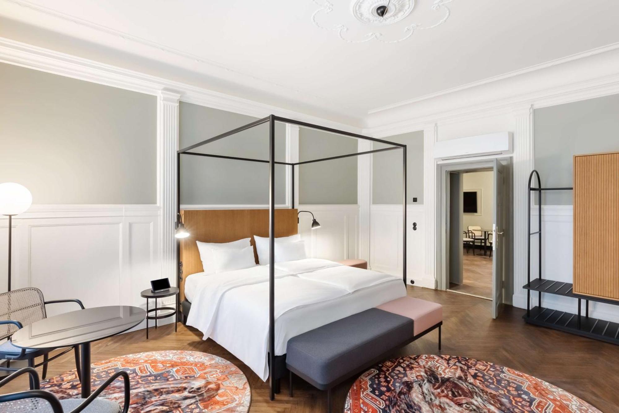 Astoria Vienna, Curio Collection By Hilton