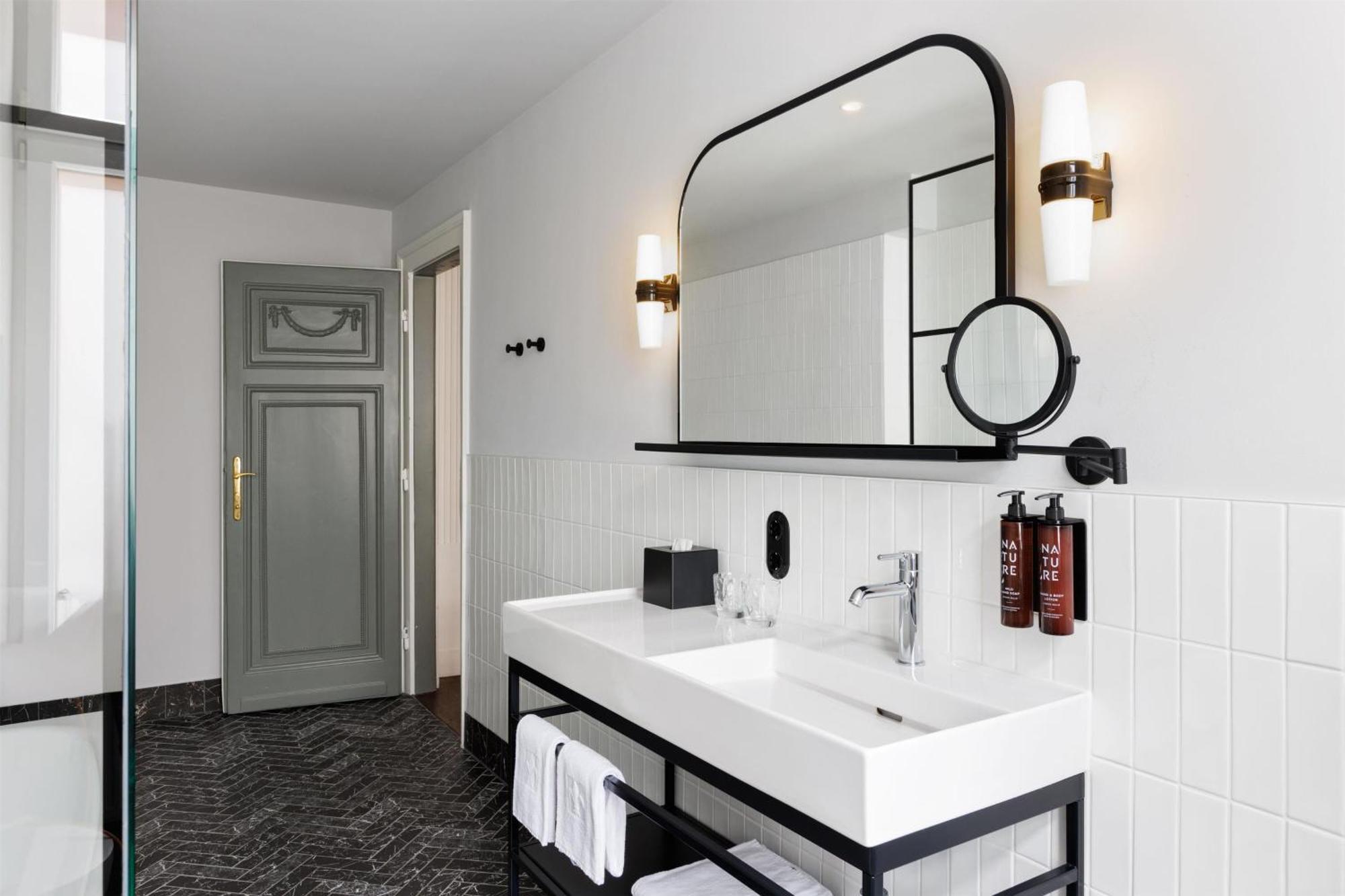 Hotel Astoria Vienna, Curio Collection By Hilton Vienna