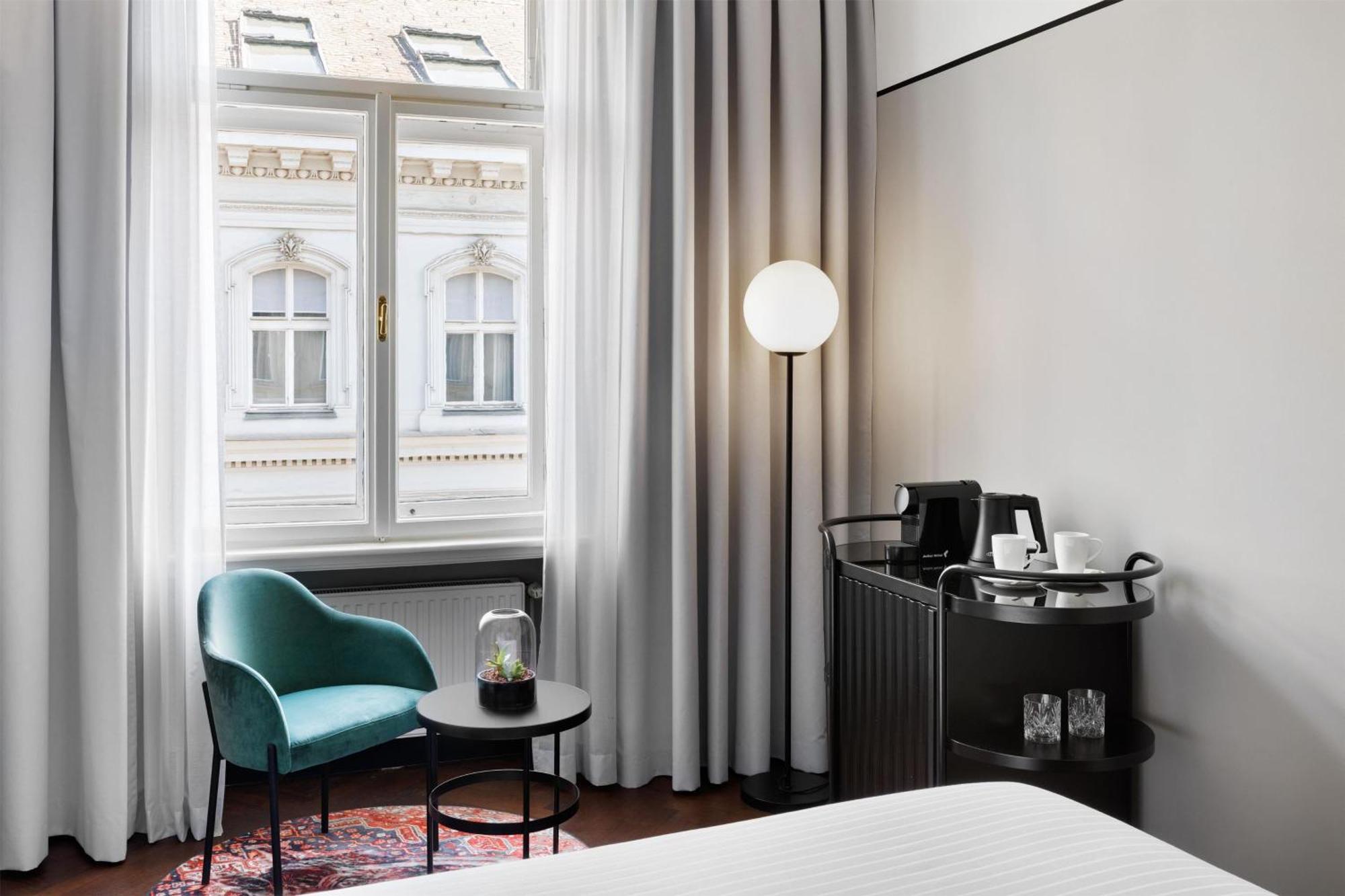 Astoria Vienna, Curio Collection By Hilton