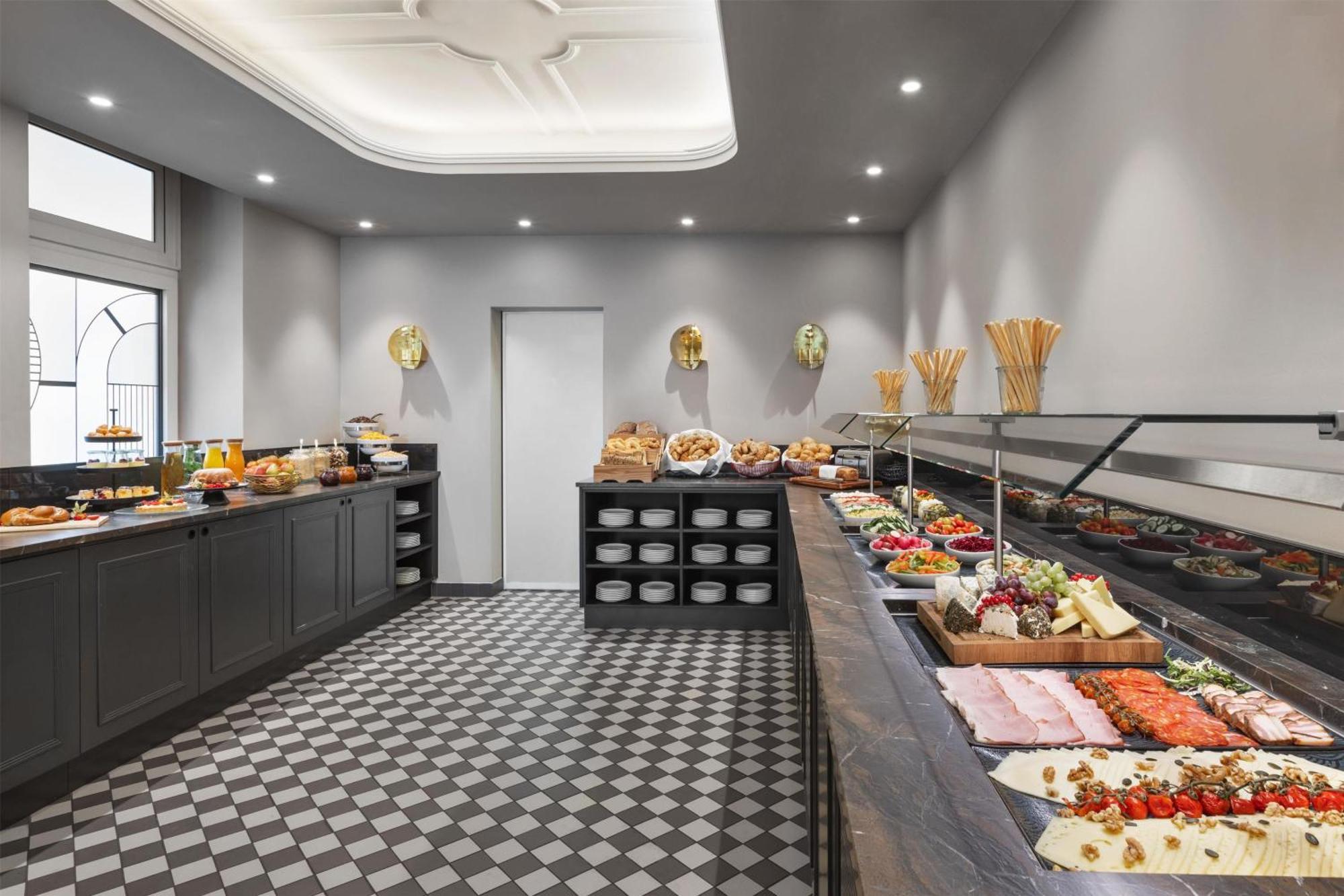Hotel Astoria Vienna, Curio Collection By Hilton Vienna